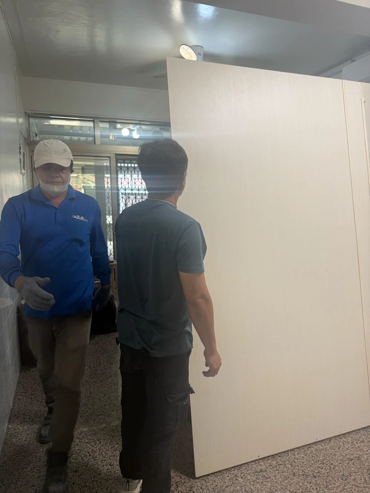 住宅局部牆面、天花板拆除施工前、中、後