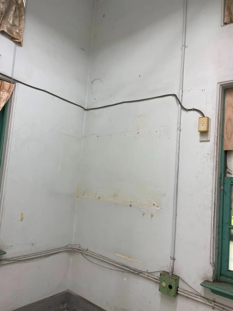 學校校室局部木作裝潢拆除