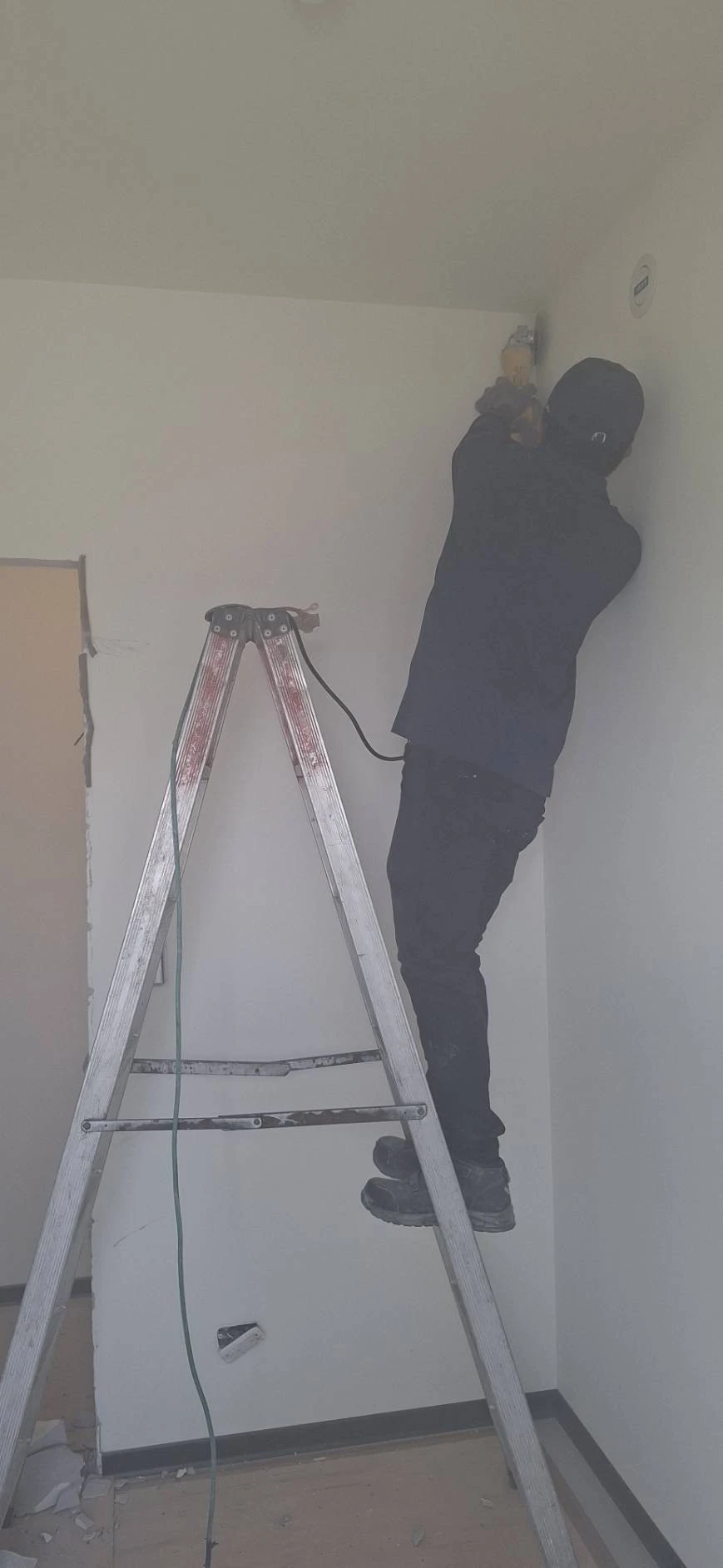 新建大樓局部輕隔牆拆除施工前、中、後