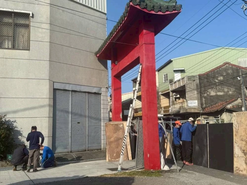 寺廟拱門拆除施工前、中、後