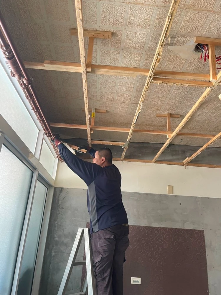 透天住宅1-3樓天花板、局部裝潢拆除施工前、中、後