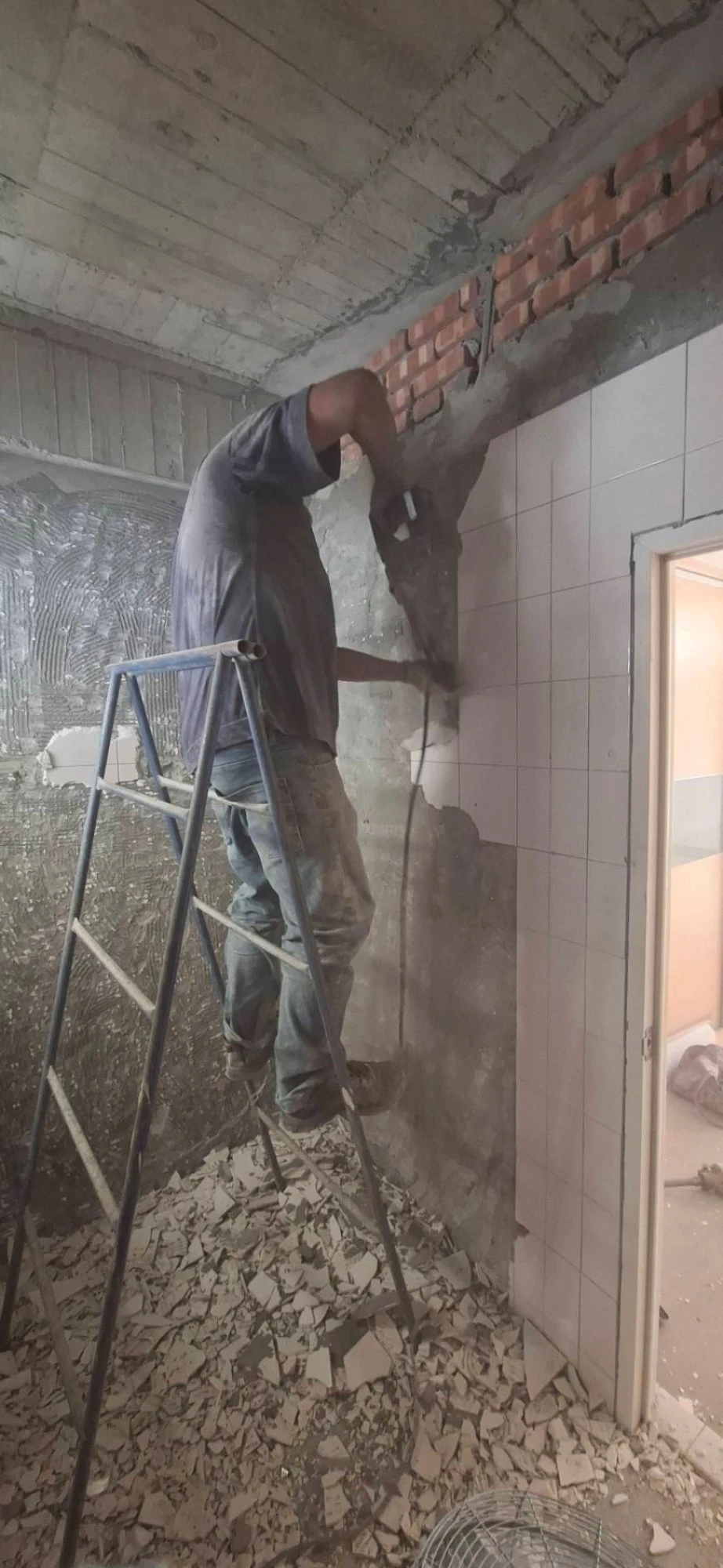 透天住宅局部裝潢拆除、局部牆面.廁所打除施工前、中、後