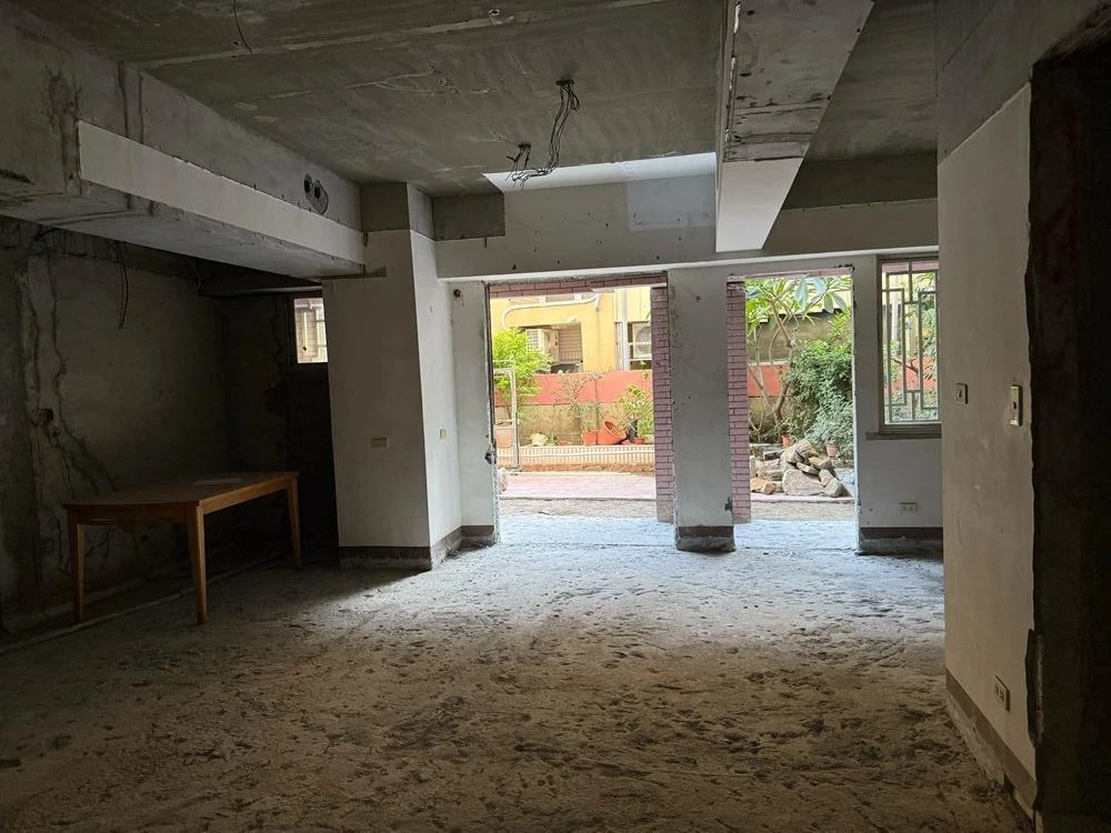 室內裝潢.天花板拆除、局部地磚、廁所打除施工前、中、後