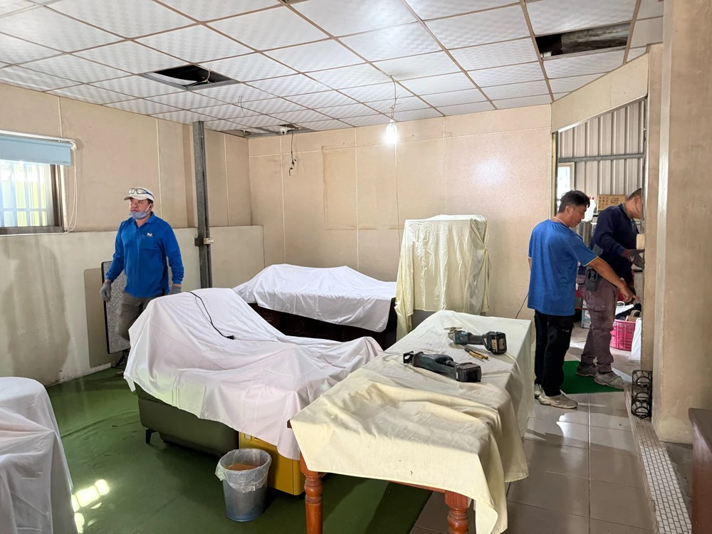旅舍局部天花板.裝潢.吧台拆除施工前、中、後
