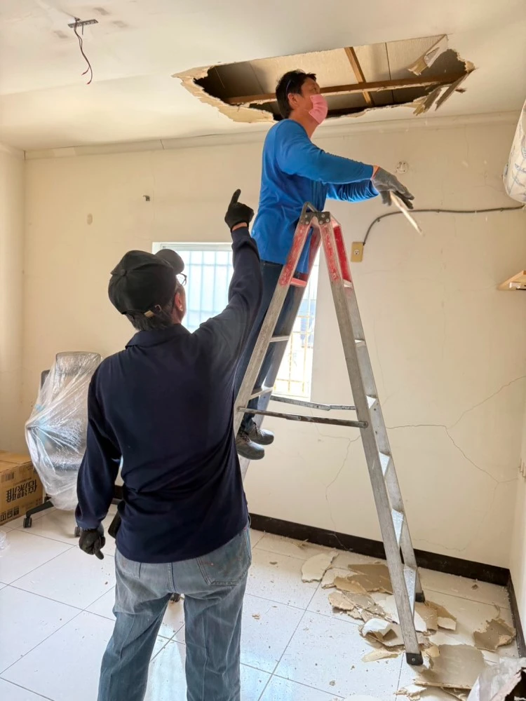 透天住宅1-3樓天花板、局部裝潢拆除施工前、中、後