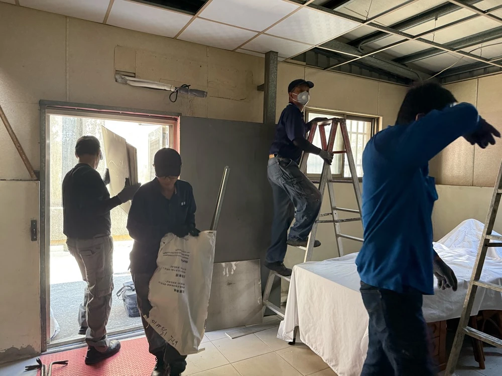 旅舍局部天花板.裝潢.吧台拆除施工前、中、後