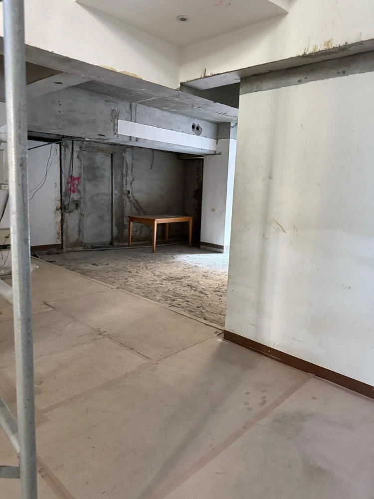 室內裝潢.天花板拆除、局部地磚、廁所打除施工前、中、後