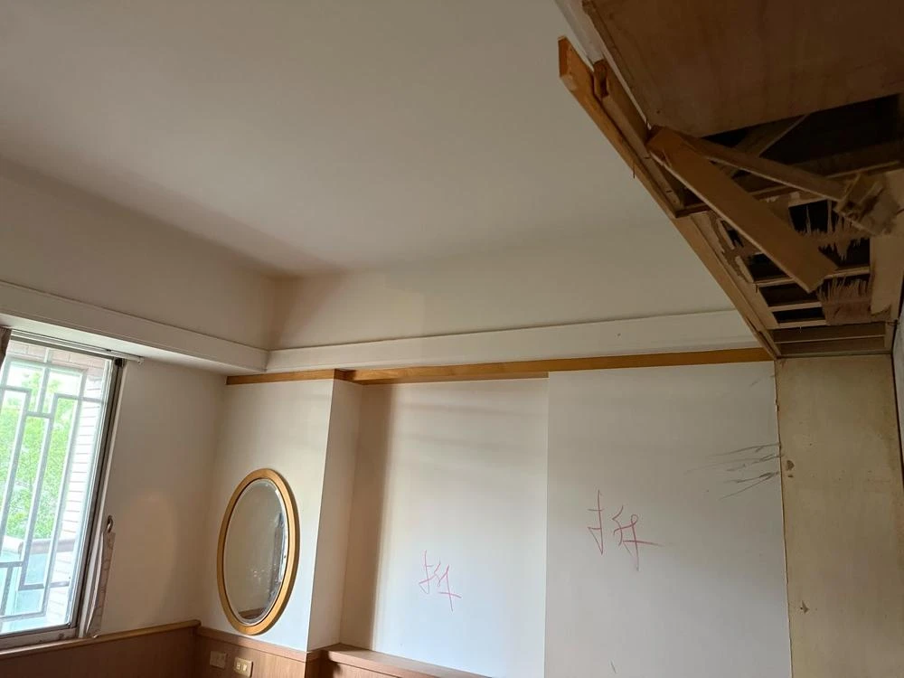 室內裝潢.天花板拆除、局部地磚、廁所打除施工前、中、後