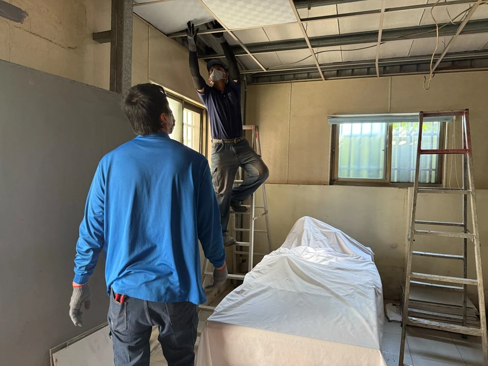 旅舍局部天花板.裝潢.吧台拆除施工前、中、後