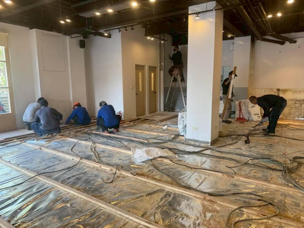 店面木地板拆除施工中施工後