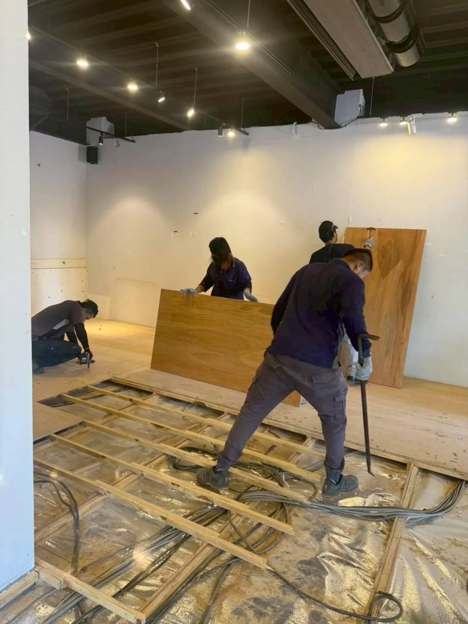 店面木地板拆除施工中施工後