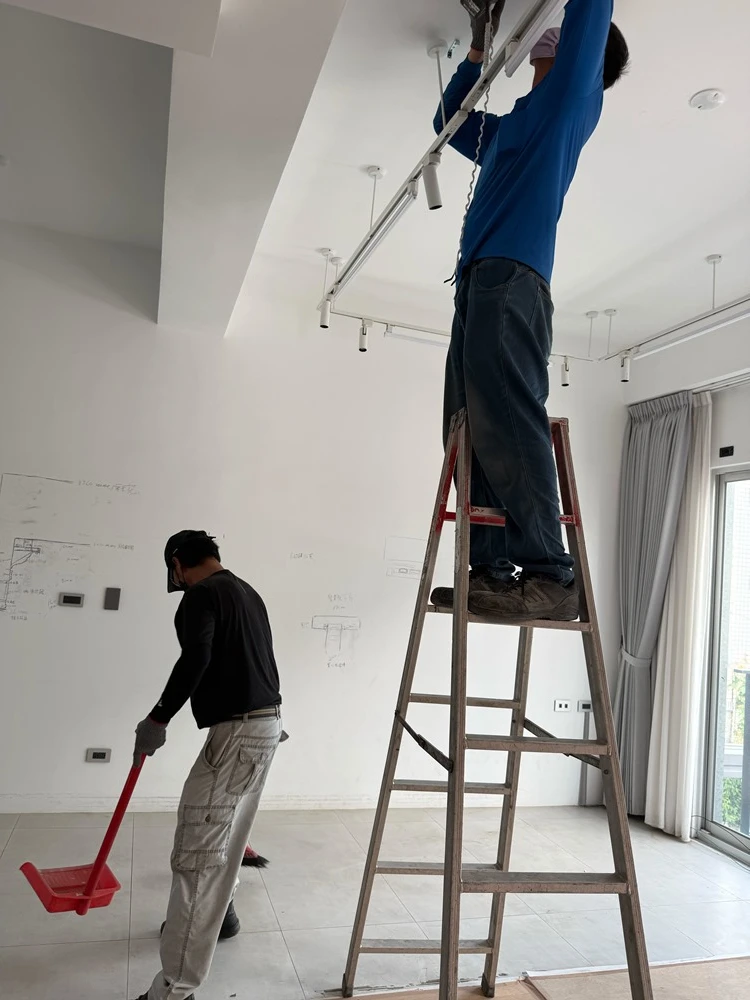 透天住宅局部裝潢.坎燈拆除、局部地面打到見底施工前、中、後