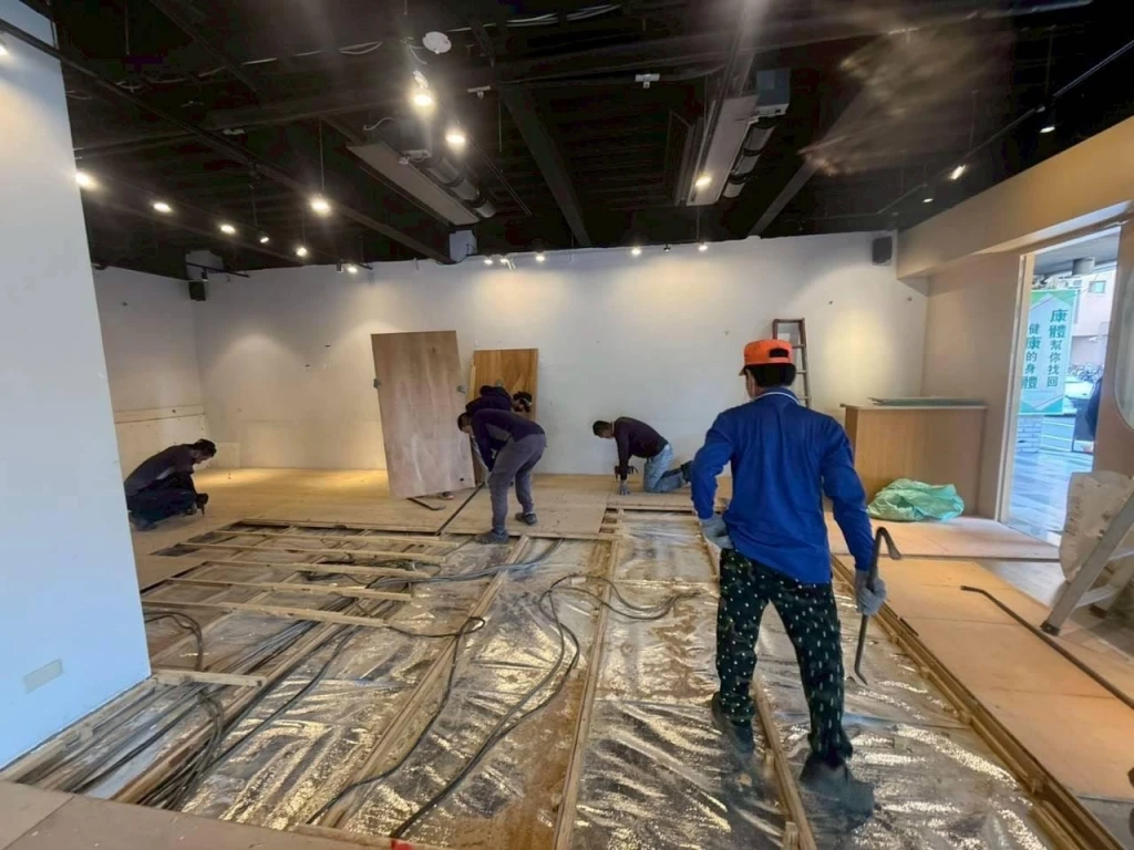 店面木地板拆除施工中施工後