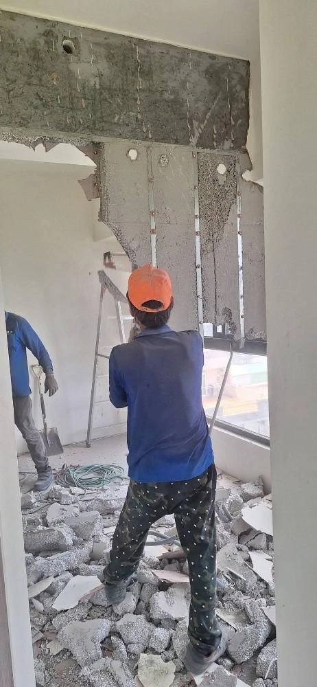 新大樓局部牆面打除、塑膠地板拆除施工前、中、後