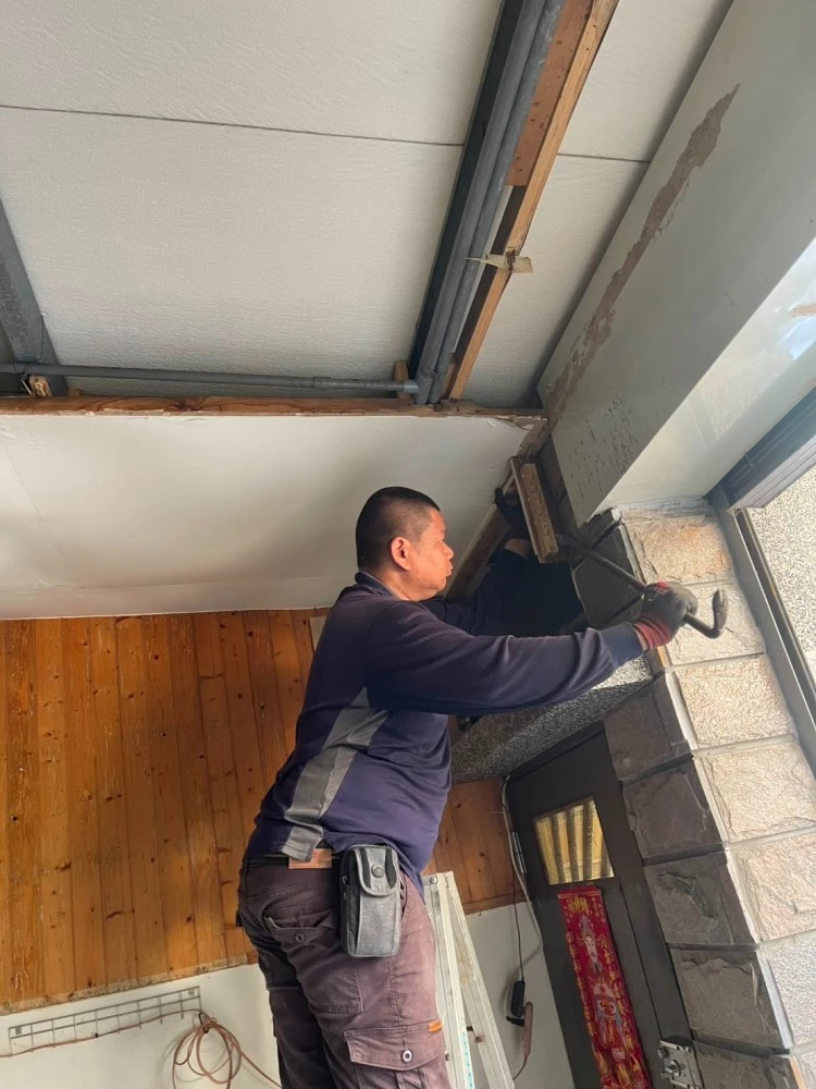 透天住宅1-3樓天花板、局部裝潢拆除施工前、中、後
