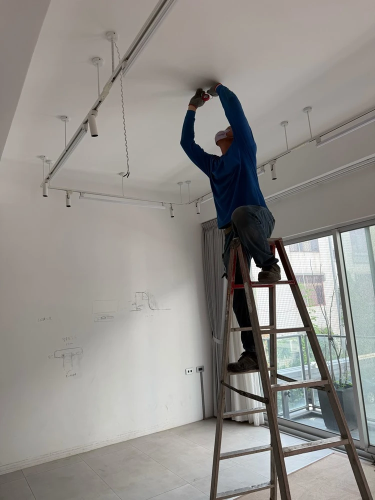 透天住宅局部裝潢.坎燈拆除、局部地面打到見底施工前、中、後
