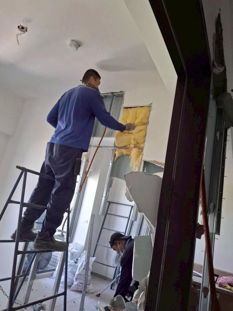 新建大樓局部輕隔牆拆除施工前、中、後