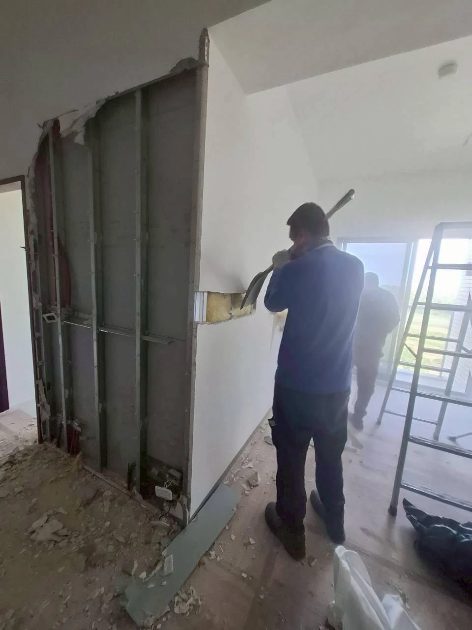 新建大樓局部輕隔牆拆除施工前、中、後