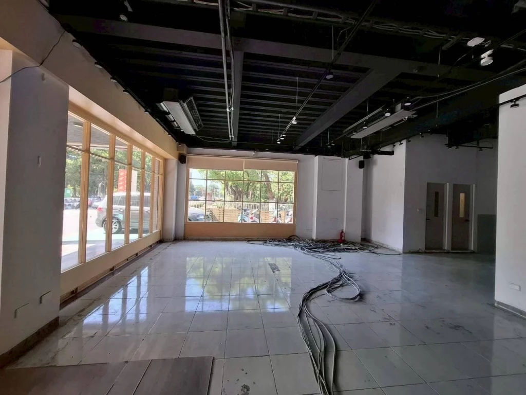店面木地板拆除施工中施工後