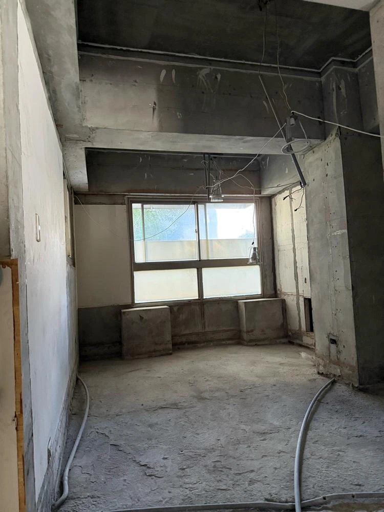 室內裝潢.天花板拆除、局部地磚、廁所打除施工前、中、後
