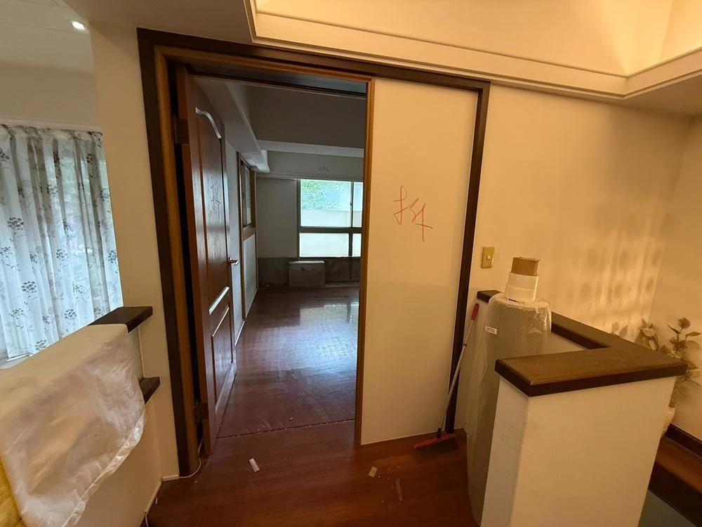 室內裝潢.天花板拆除、局部地磚、廁所打除施工前、中、後
