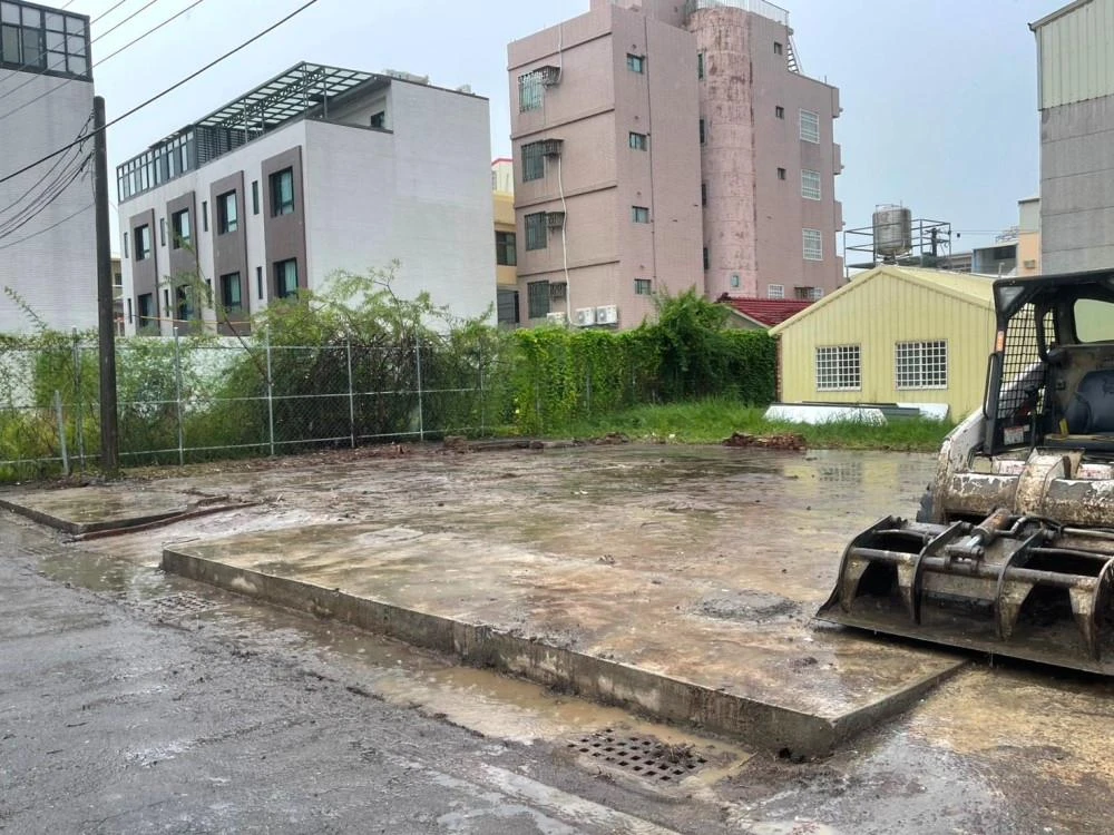 老屋拆除夷為平地施工前、中、後