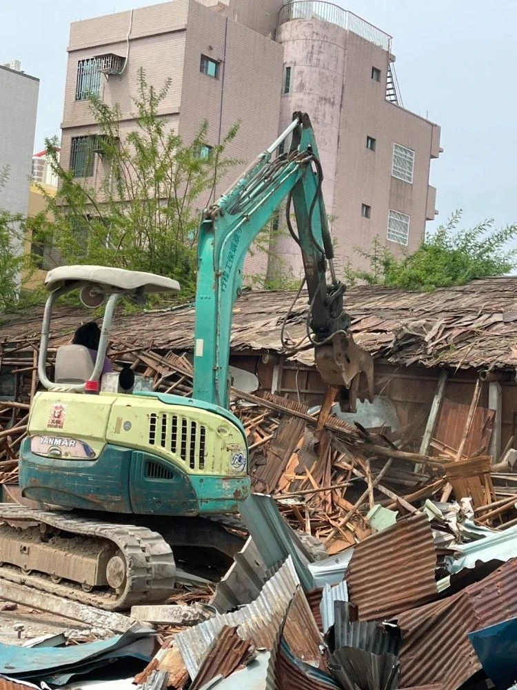 老屋拆除夷為平地施工前、中、後