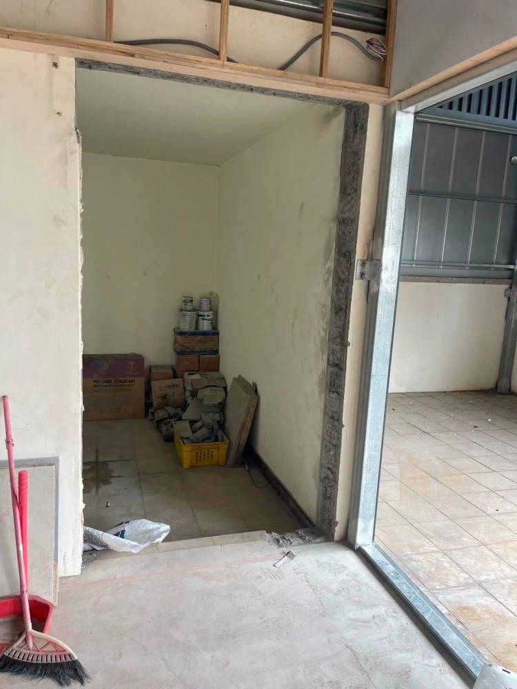 店面裝潢拆除、廁所打除、門開口施工前、中、後