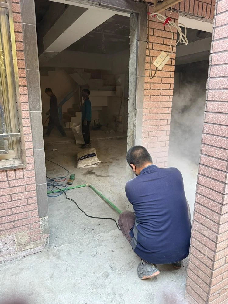 室內裝潢.天花板拆除、局部地磚、廁所打除施工前、中、後