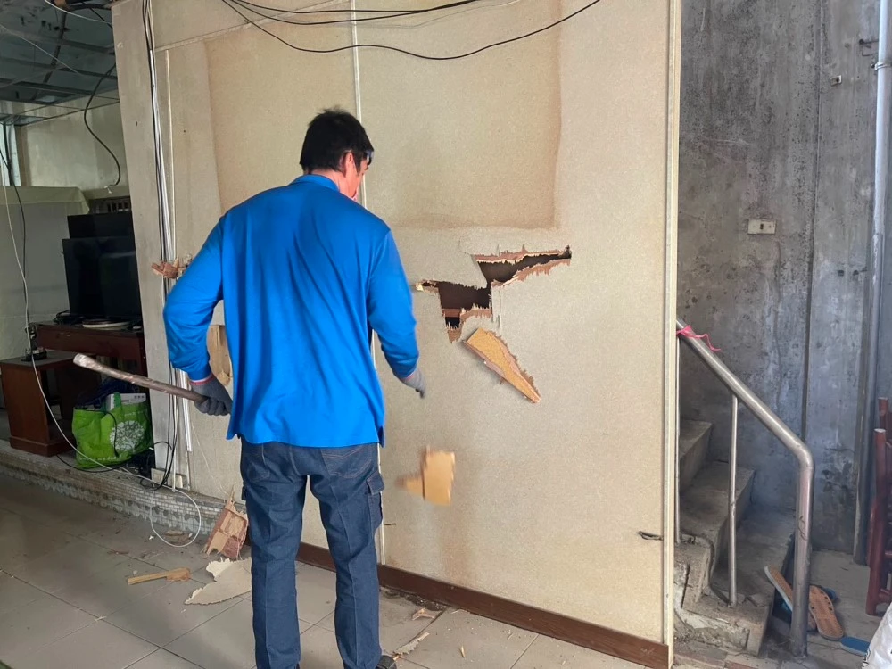 旅舍局部天花板.裝潢.吧台拆除施工前、中、後