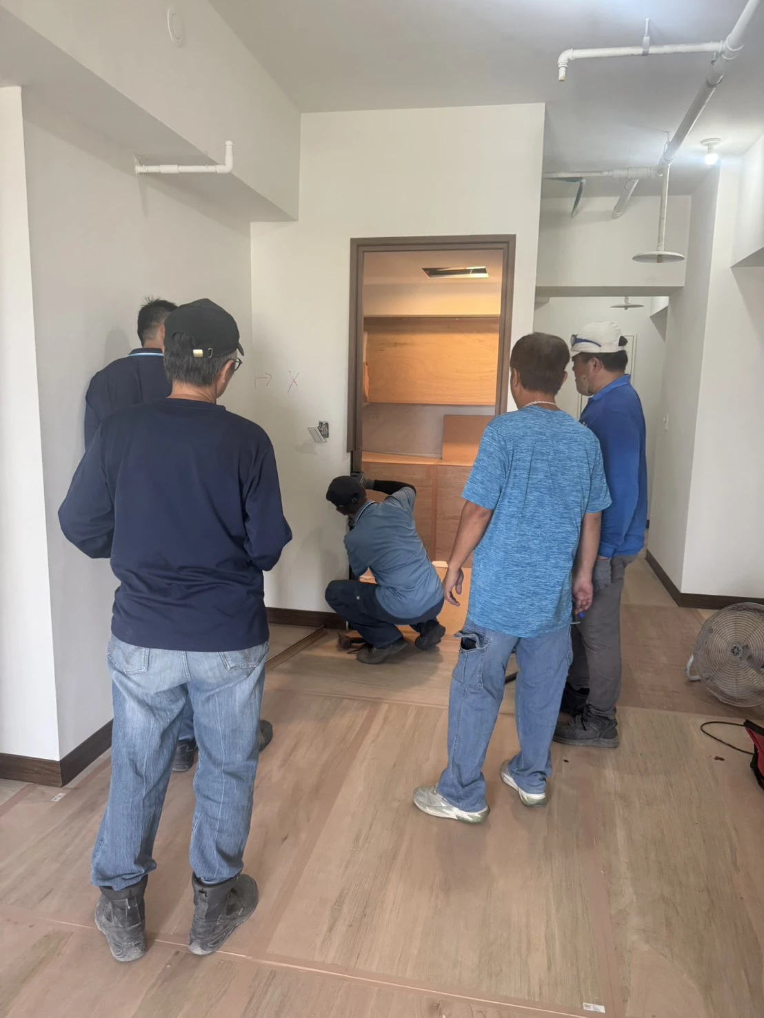 新建大樓局部輕隔牆拆除