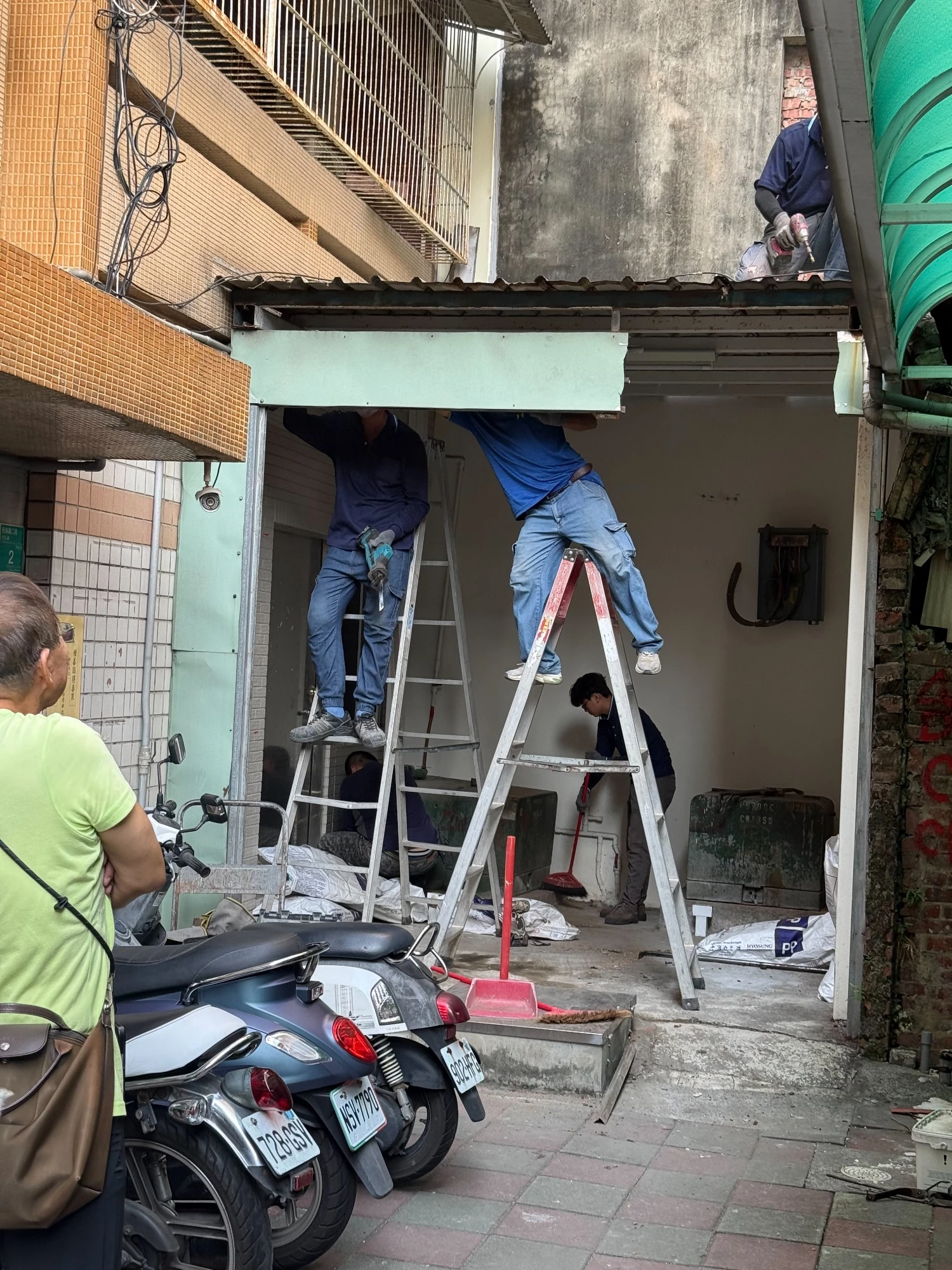 鐵皮拆除夷為平地施工前、中、後