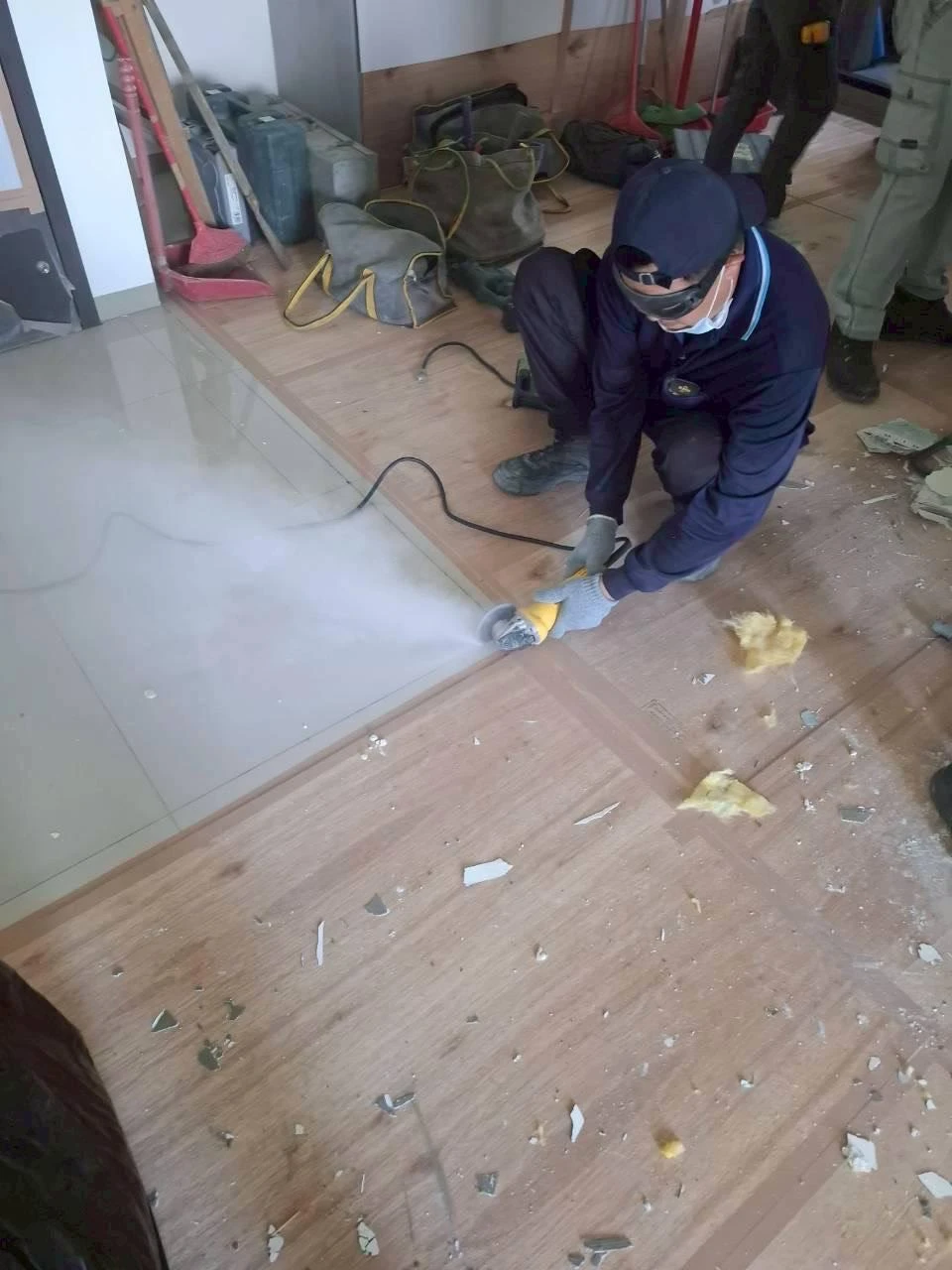 新建大樓局部輕隔牆拆除施工前、中、後