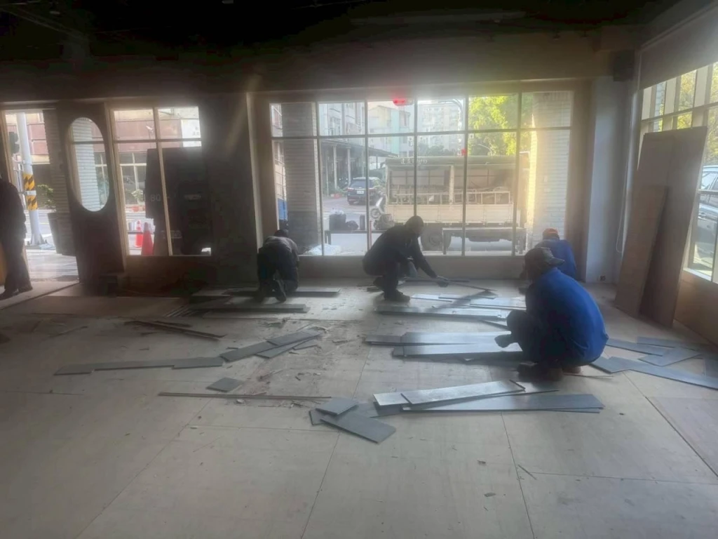 店面木地板拆除施工中施工後