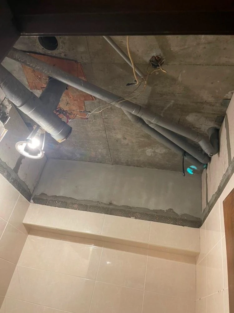 室內裝潢.天花板拆除、局部地磚、廁所打除施工前、中、後
