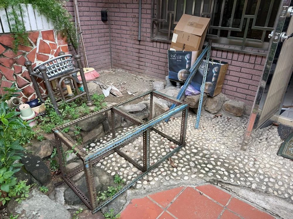 室內裝潢.天花板拆除、局部地磚、廁所打除施工前、中、後