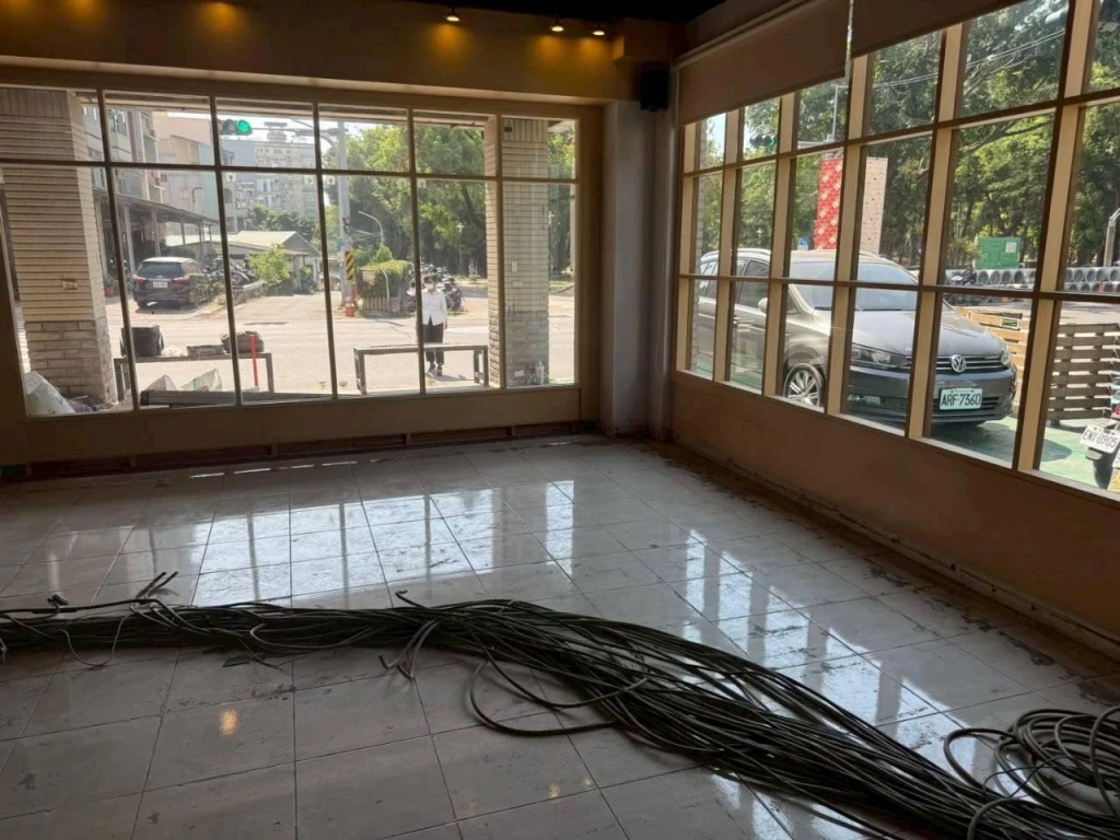 店面木地板拆除施工中施工後