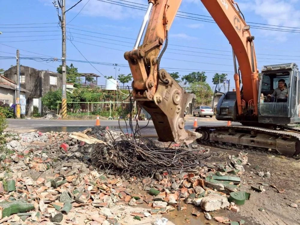 寺廟拱門拆除施工前、中、後
