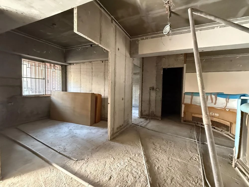 室內裝潢.天花板拆除、局部地磚、廁所打除施工前、中、後