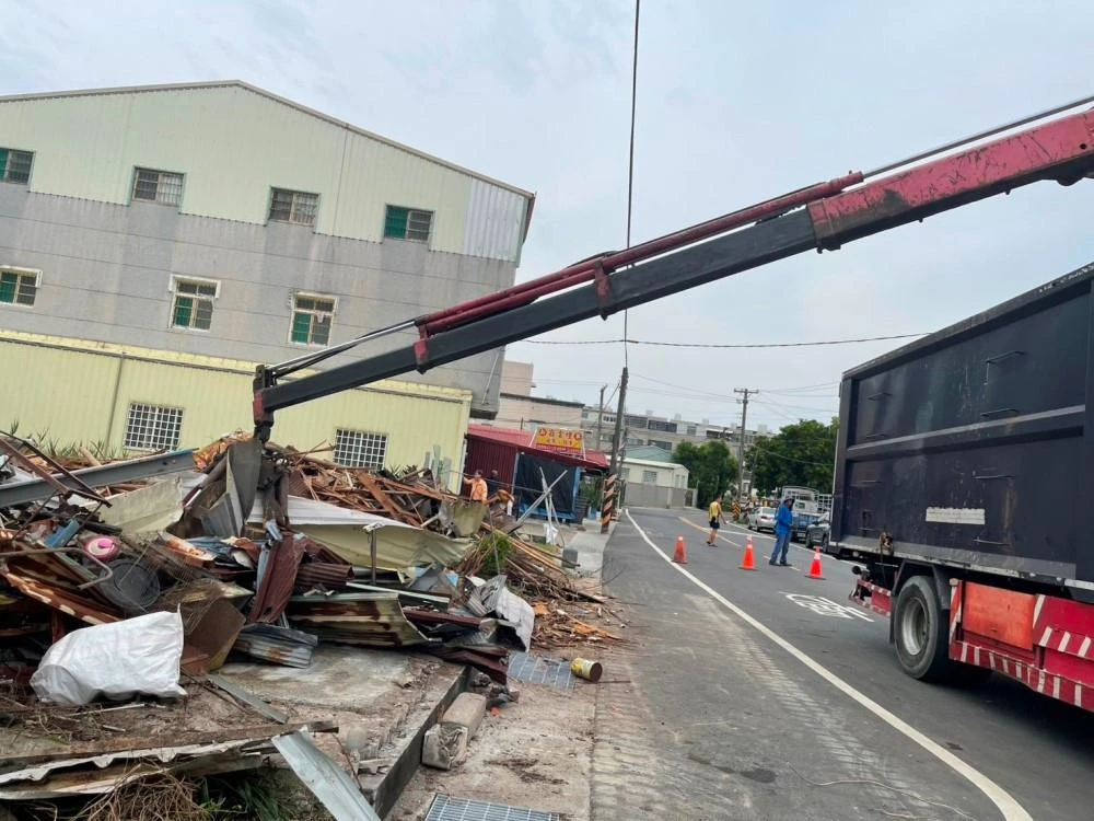 老屋拆除夷為平地施工前、中、後