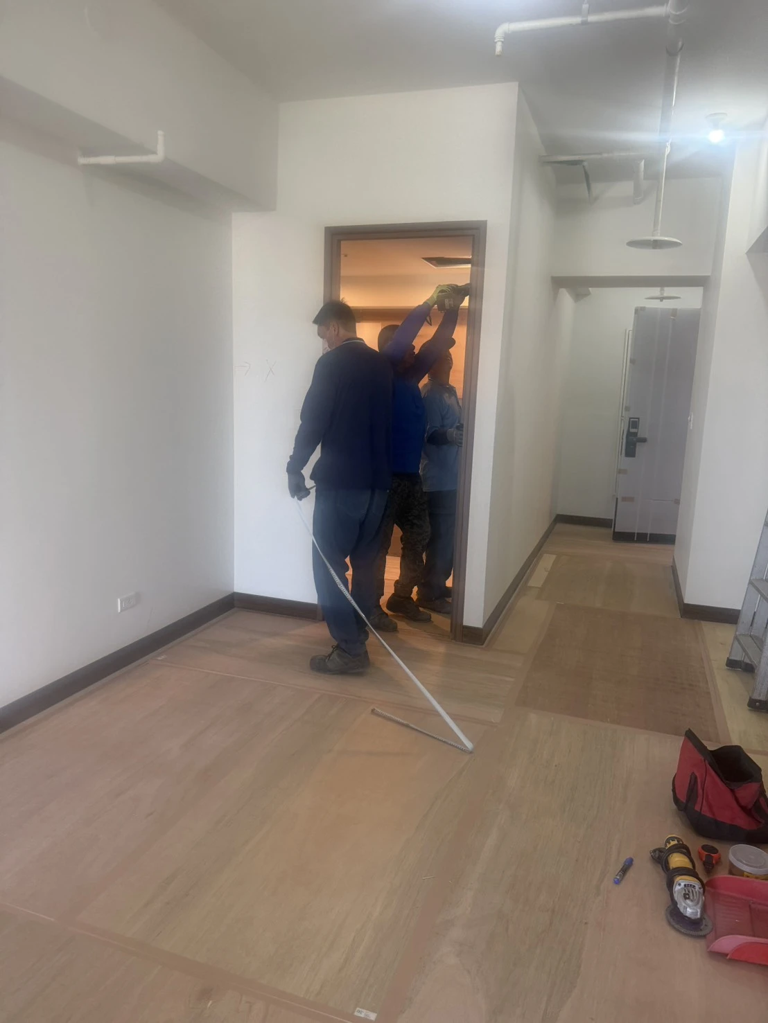 新建大樓局部輕隔牆拆除