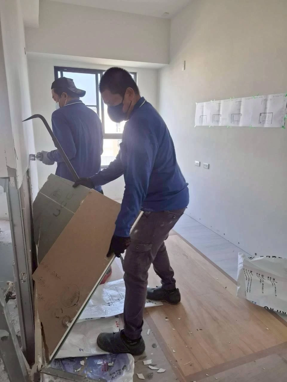 大樓局部牆面打除施工前中後