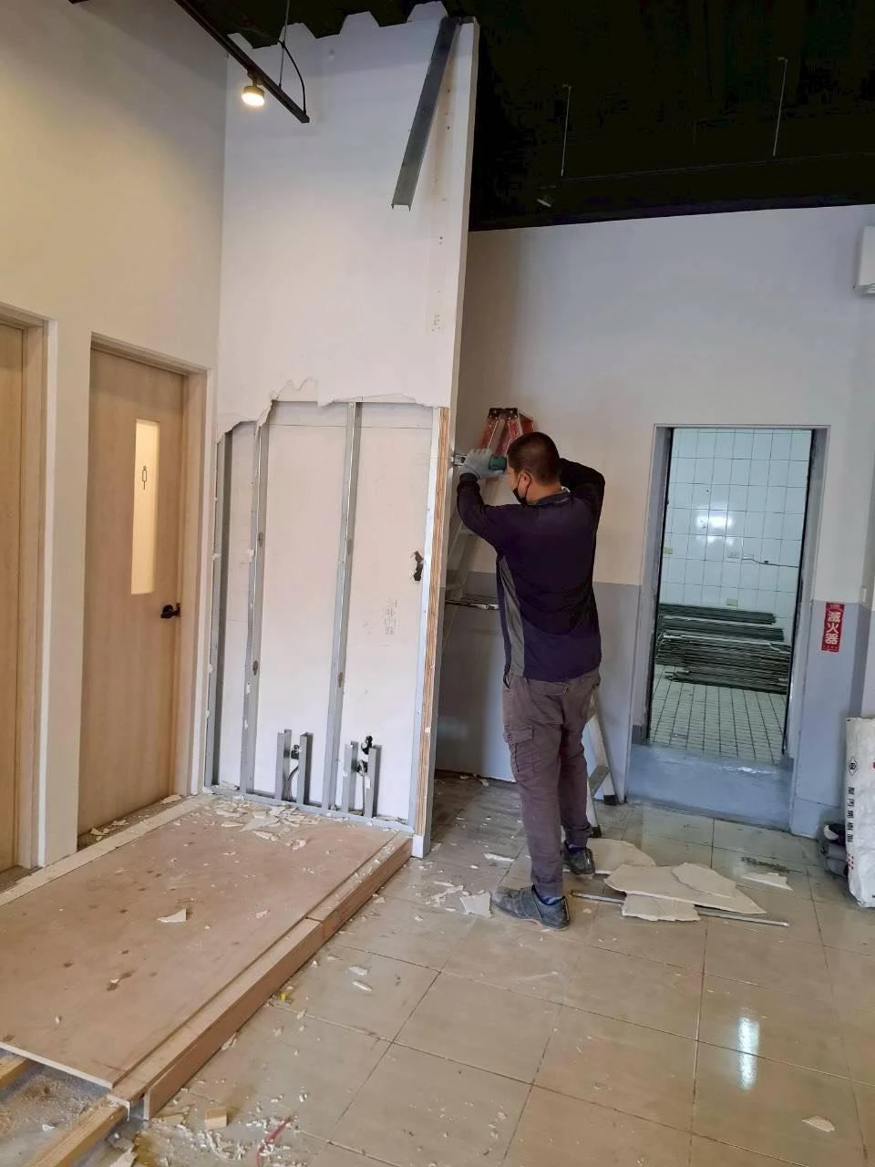 店面木地板拆除施工中施工後