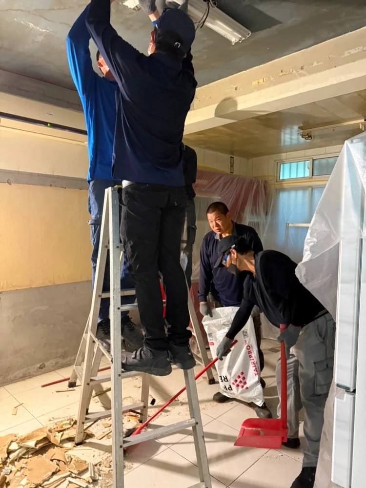 透天住宅1-3樓天花板、局部裝潢拆除施工前、中、後