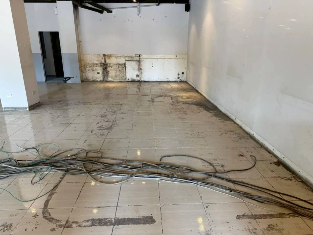 店面木地板拆除施工中施工後