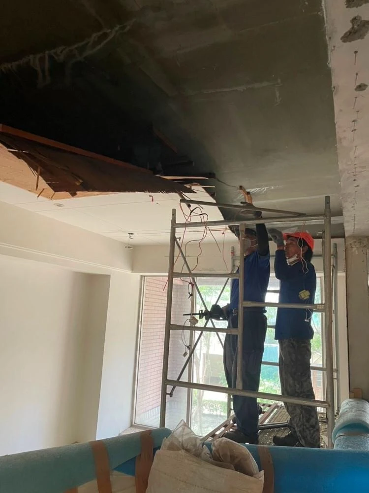 室內裝潢.天花板拆除、局部地磚、廁所打除施工前、中、後