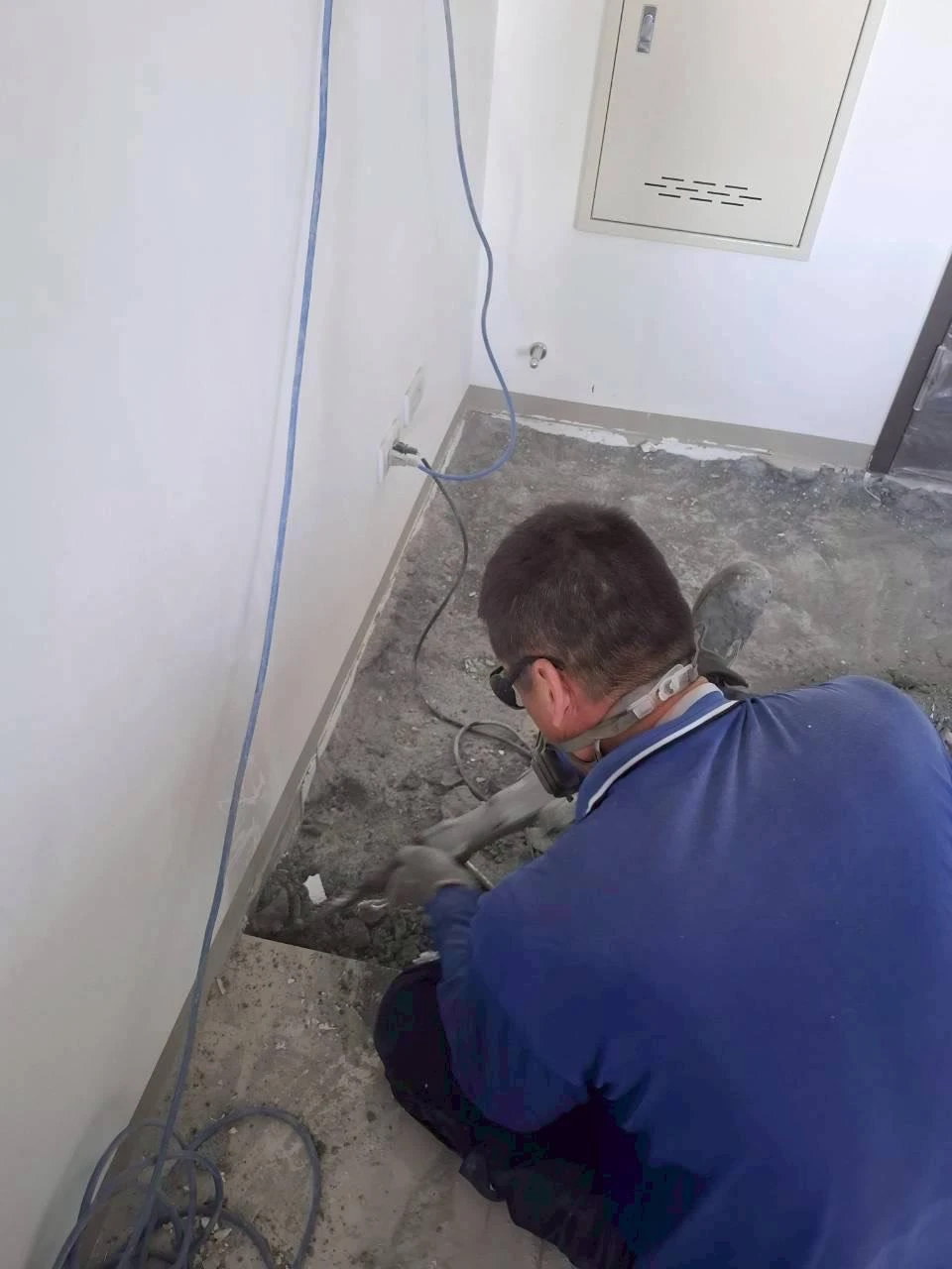 新建大樓局部輕隔牆拆除施工前、中、後