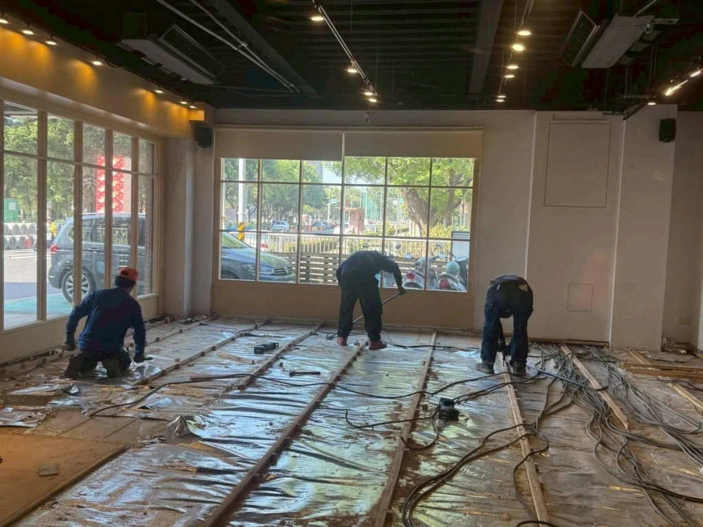 店面木地板拆除施工中施工後