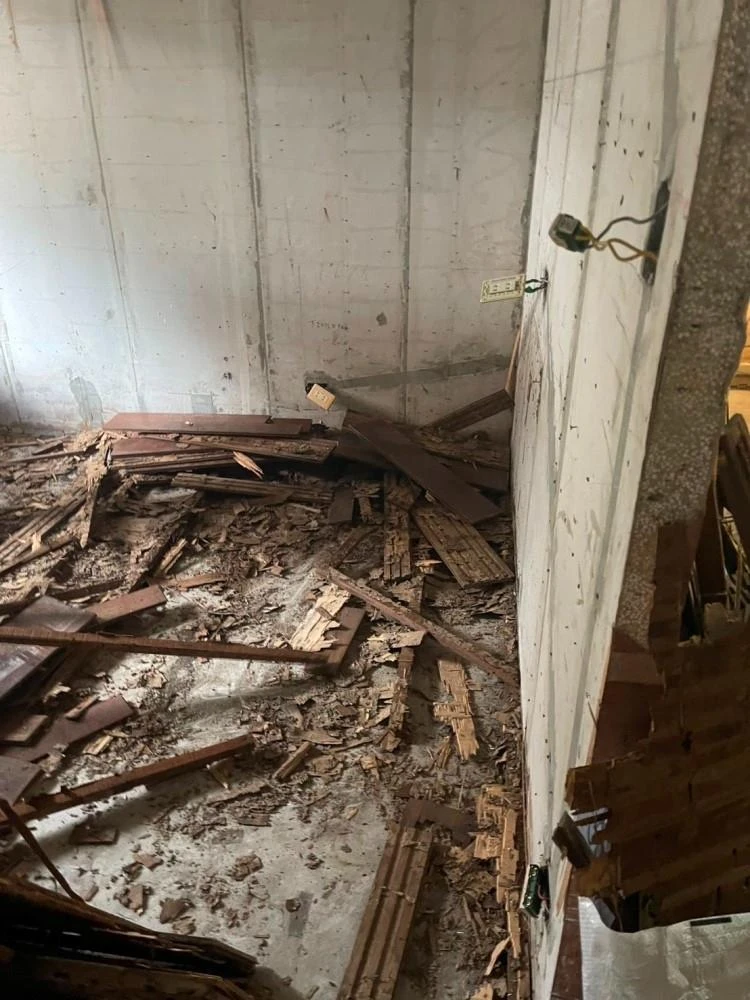 室內裝潢.天花板拆除、局部地磚、廁所打除施工前、中、後