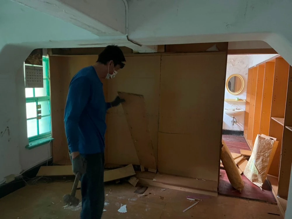 學校校室局部木作裝潢拆除
